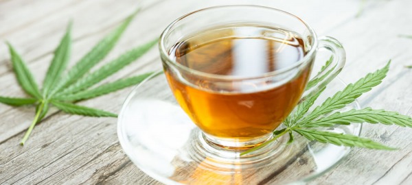 Combinare il potere del tè al CBD e della cannabis